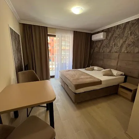 Valencia Gardens Apartment