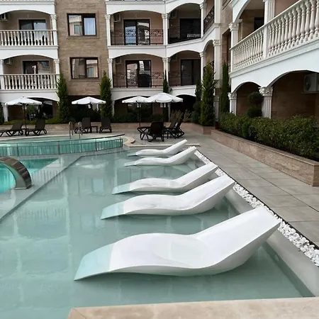 Valencia Gardens Apartment Nessebar